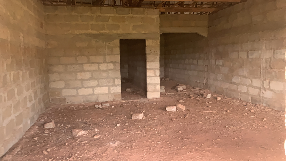 Uncompleted 5-Chamber & Hall Self-Contained Apartments