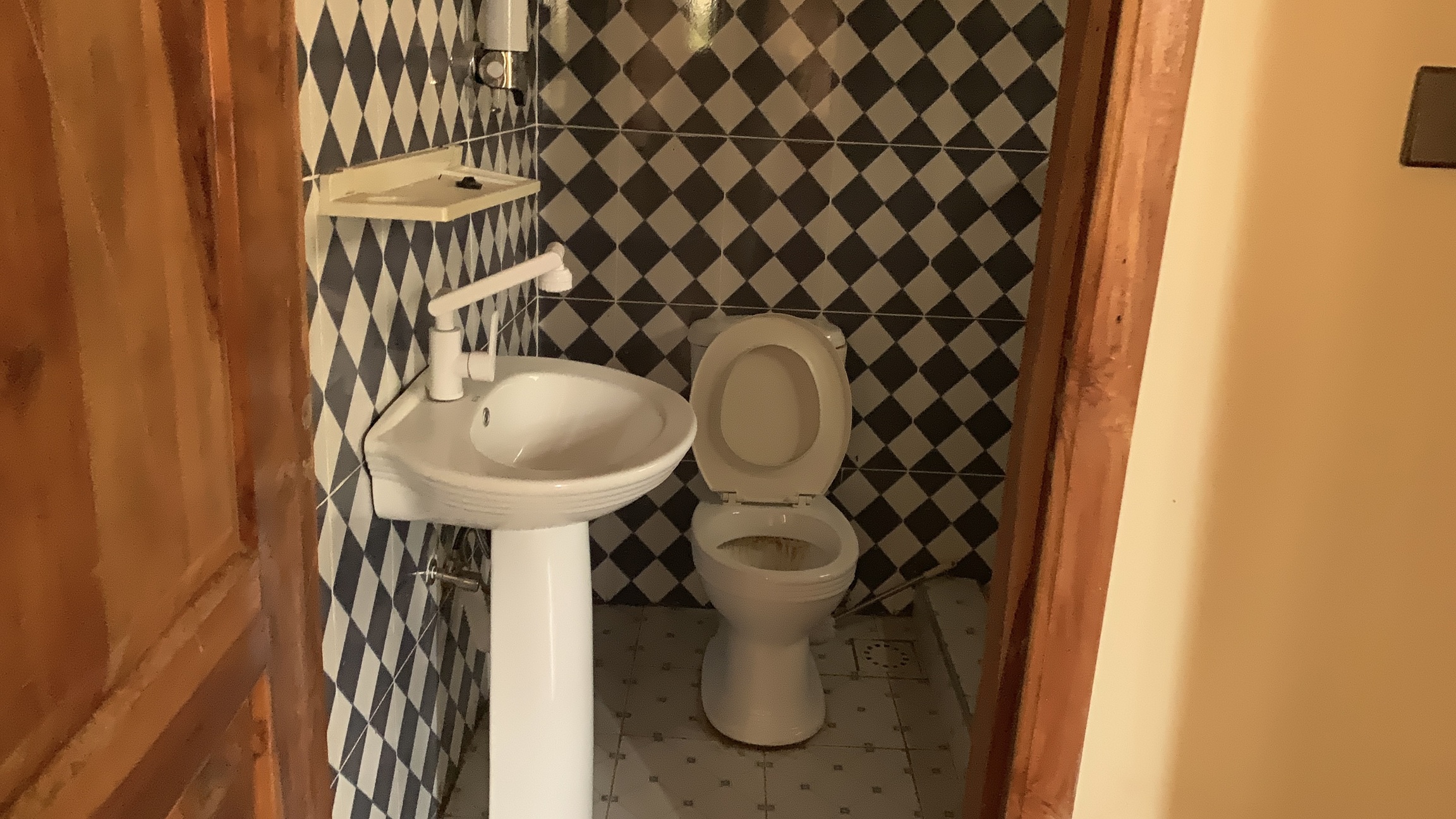 Fully furnished 3-bedroom apartment (Hall and Kitchen)